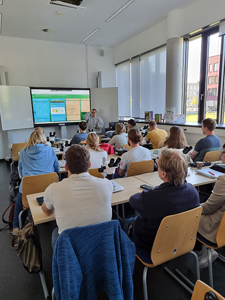 Lehrer*innenfortbildung durch die Fachdidaktik Biologie der Universität Rostock und das MikroMINT Schülerforschungszentrum Rostock