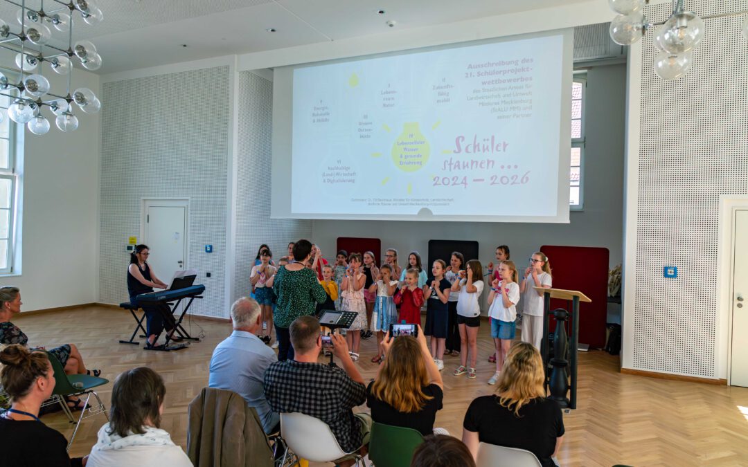 Sechs MikroMINT-Projekte beim Wettbewerb „Schüler staunen“ ausgezeichnet